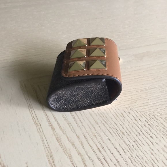 Michael Kors Brown Acorn Studded AirPod Clipcase - Picture 3 of 11